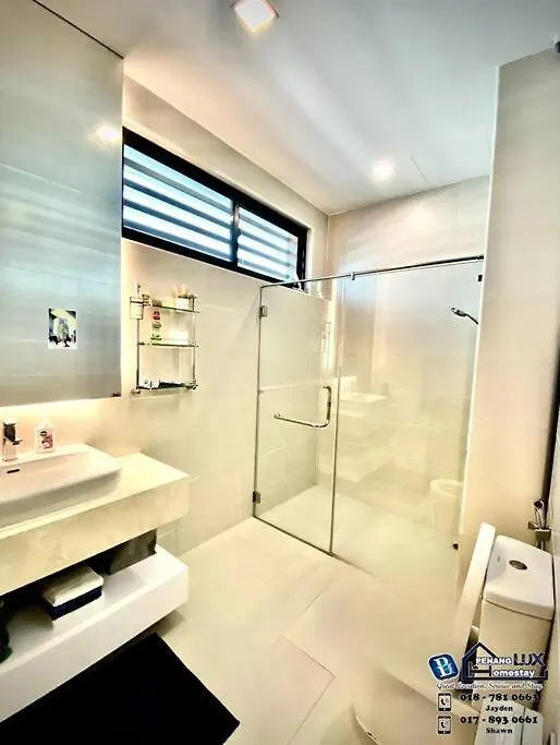 펜션 Batu Ferringhi Luxurious Modern Designed 5Br House 빌라