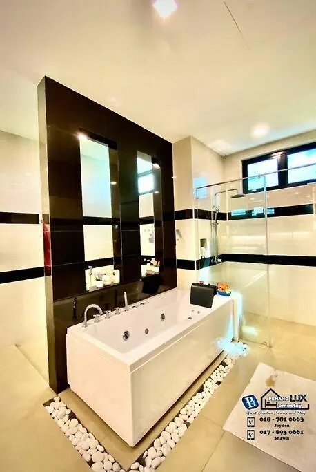 Batu Ferringhi Luxurious Modern Designed 5Br House 빌라